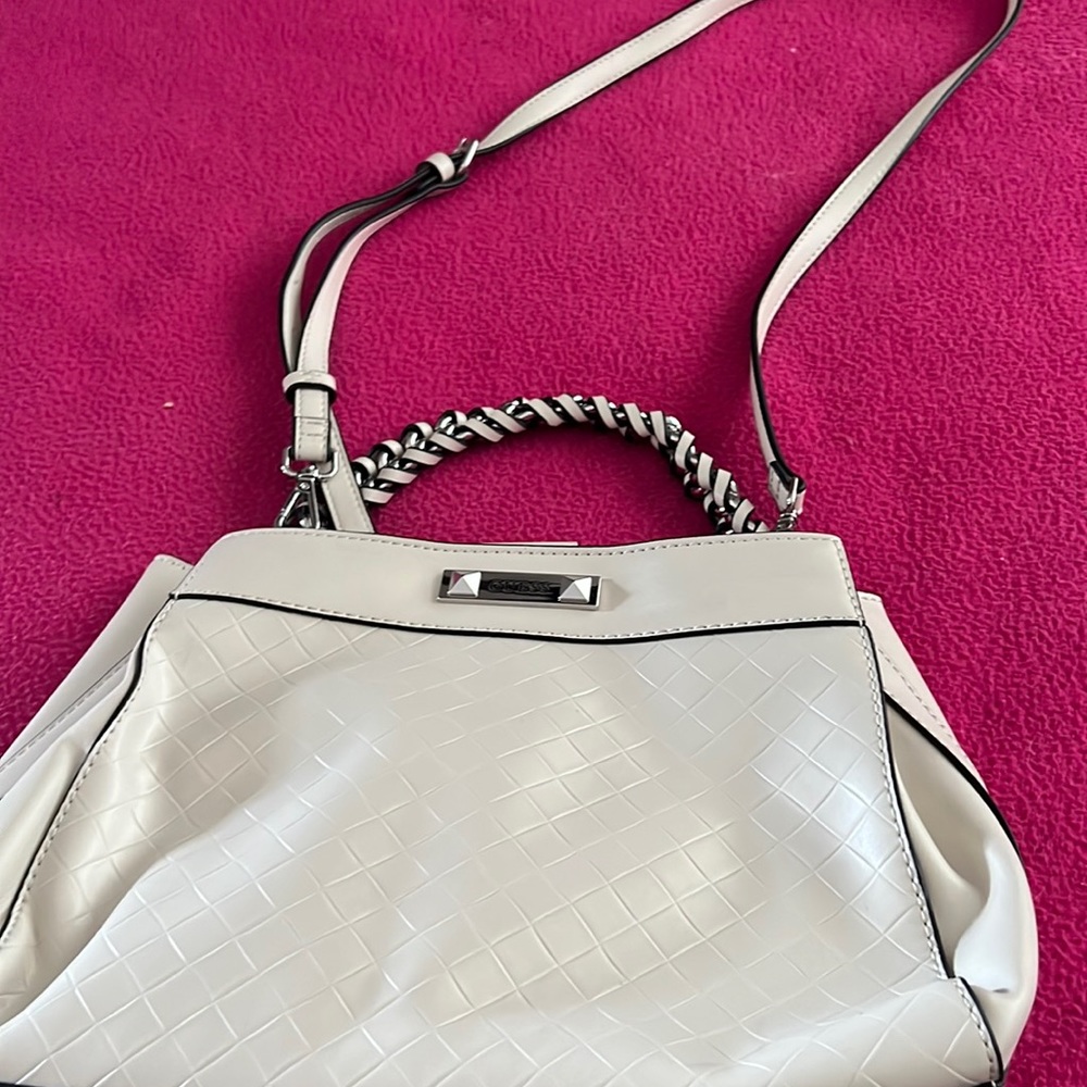 Guess crossbody purse very good condition and a small strap very clean